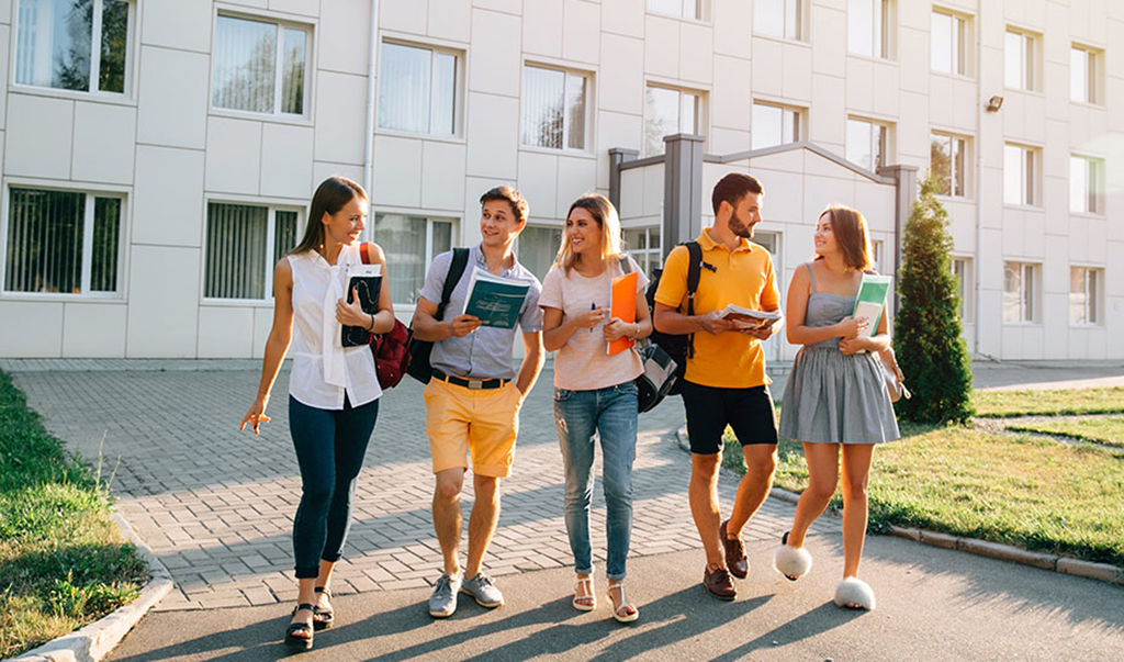 Un total de 52.436 estudiantes son admitidos en el sistema público universitario andaluz para estudiar un grado