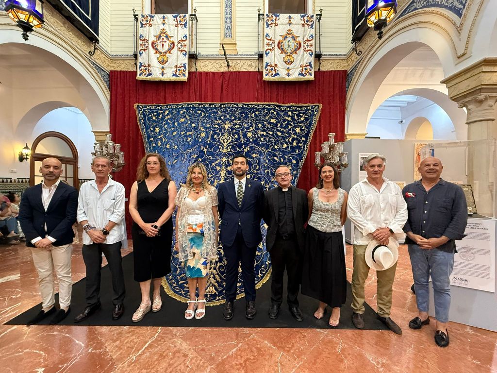 La Hermandad de Santiago de Aznalcázar celebra en el Mercantil su 450 Aniversario