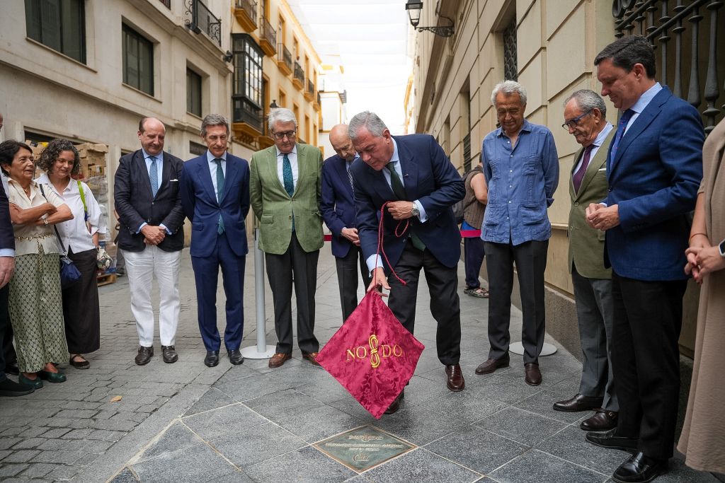 Inaugurado en Sevilla el Paseo de los Poetas del 27 con la placa dedicada a Sánchez Mejías