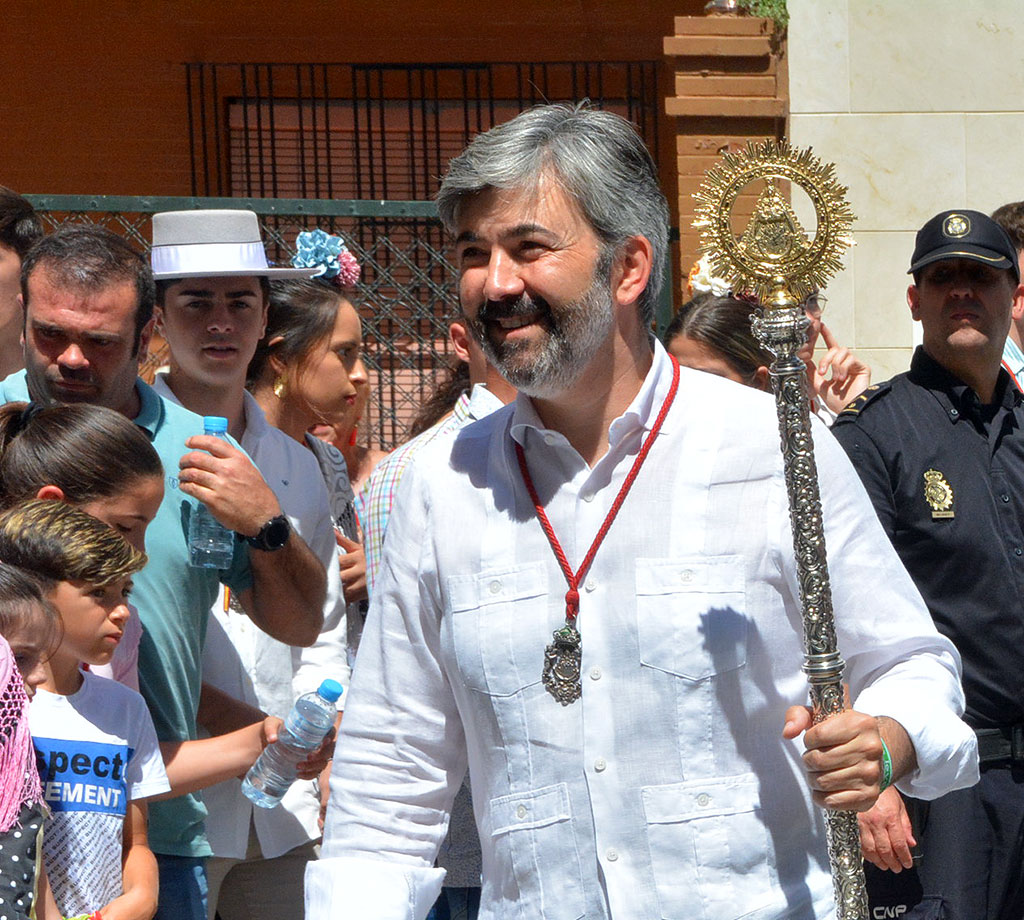 González: “Cruzar el Guadalquivir por Coria ya es una estampa única y con carretas, Simpecados y rocieros es mucho más particular”